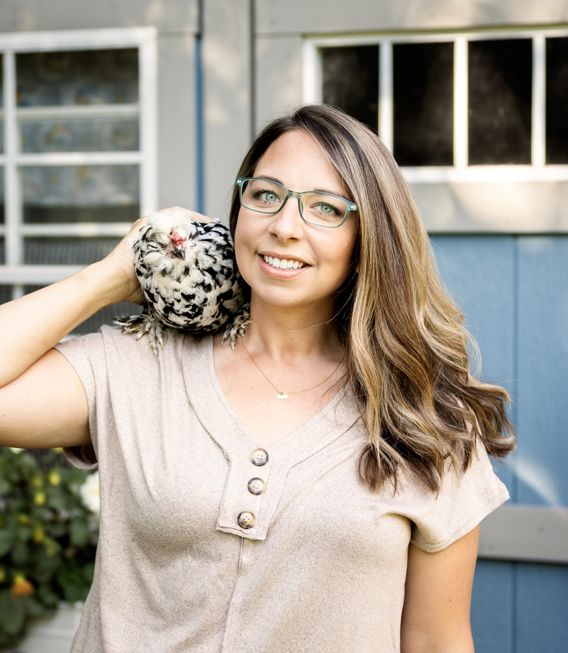 nikki bio photo scaled