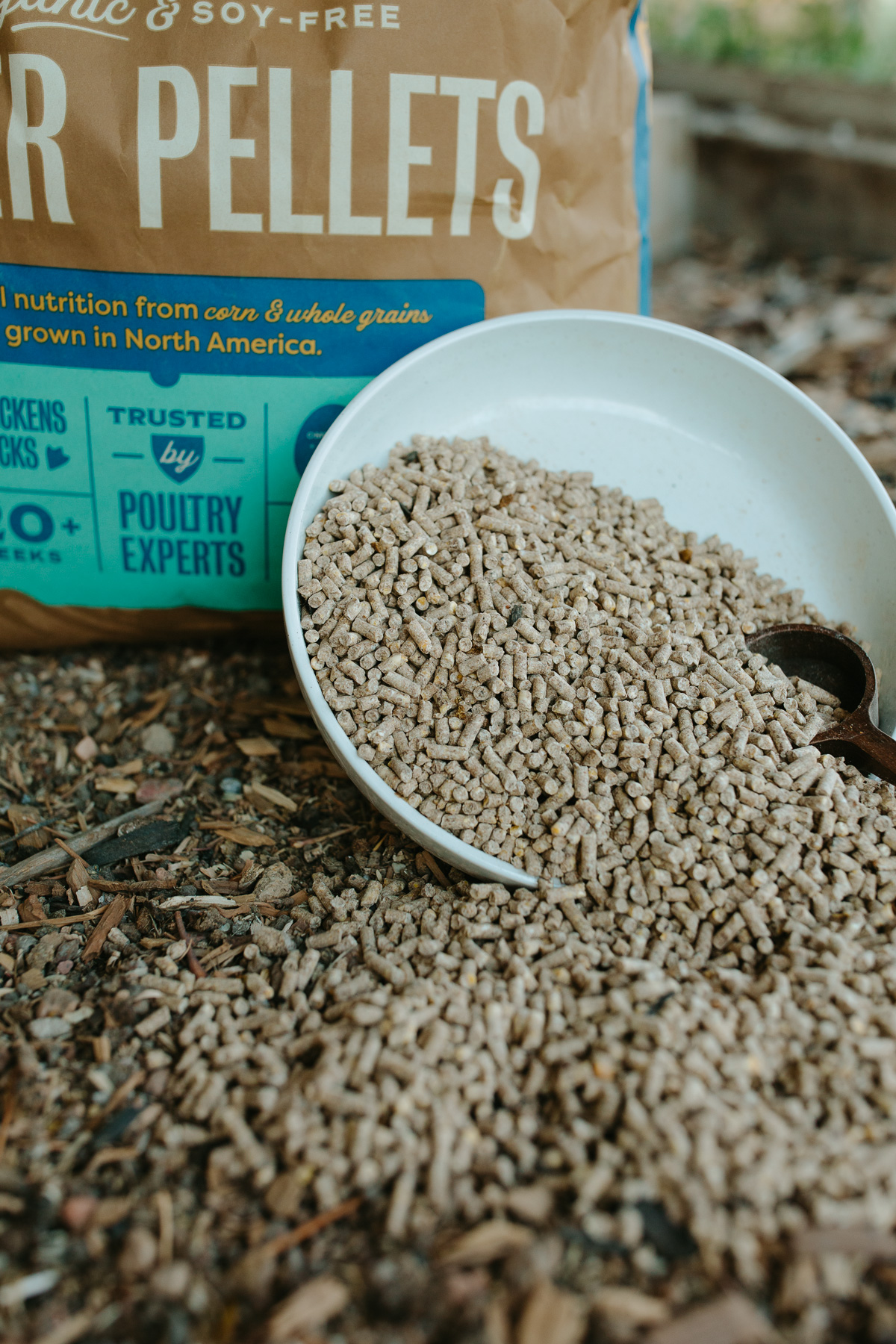Essentials Organic Layer Pellet 16% - Scratch & Peck Feeds Essentials Organic Layer Pellet 16% - Image 4
